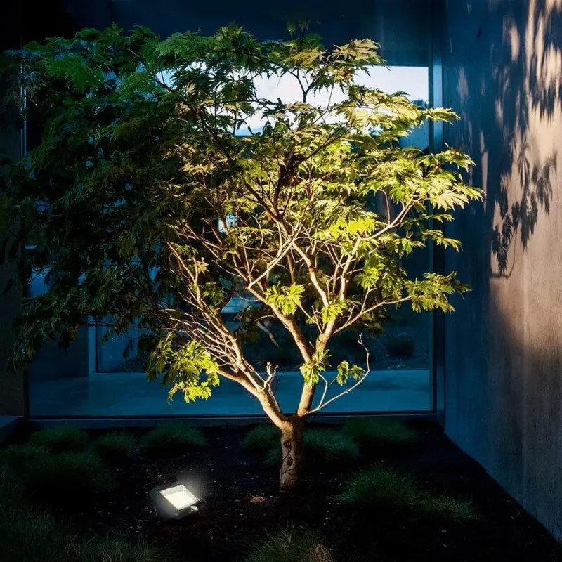 Naświetlacz LED solarny z czujnikiem ruchu Maclean MCE438 IP44, 5W, 400lm,