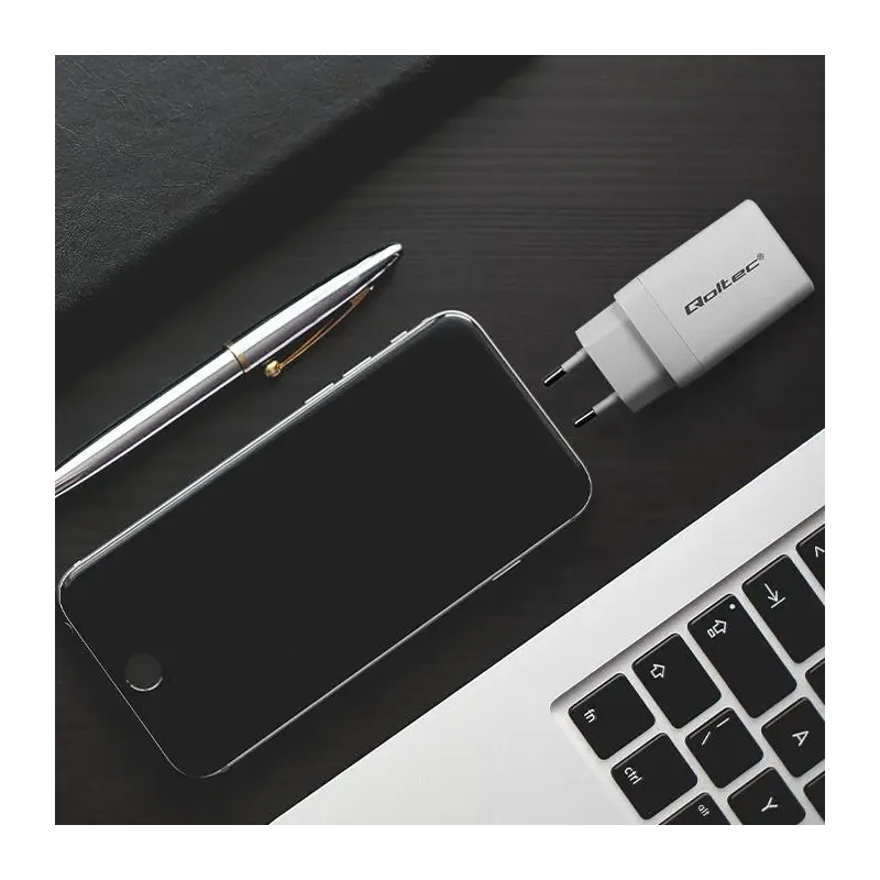 Ładowarka sieciowa Qoltec 65W GaN | 5-20V | 3-3.35A | 2xUSB-C PD | 1xUSB QC