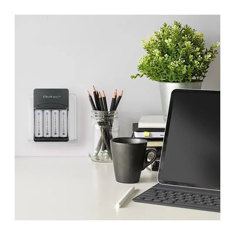 Ładowarka Qoltec do akumulatorków Ni-MH typu R03 AAA R6 AA