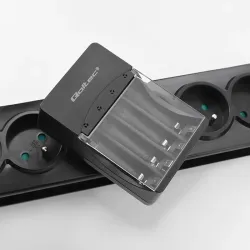 Ładowarka Qoltec do akumulatorków Ni-MH typu R03 AAA R6 AA