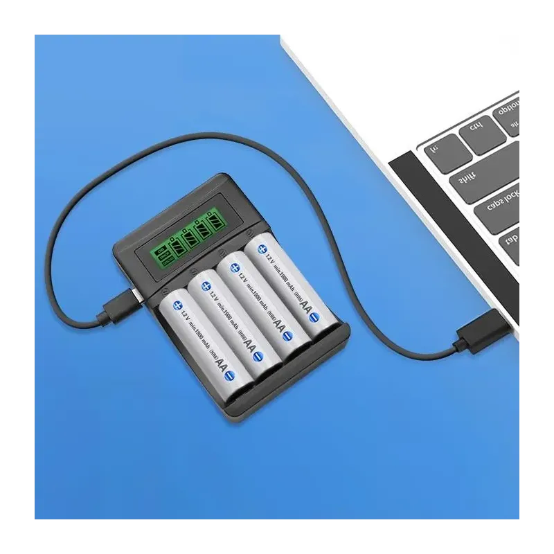 Ładowarka Qoltec do akumulatorków Ni-MH typu R03 AAA R6 AA | LCD | Kabel