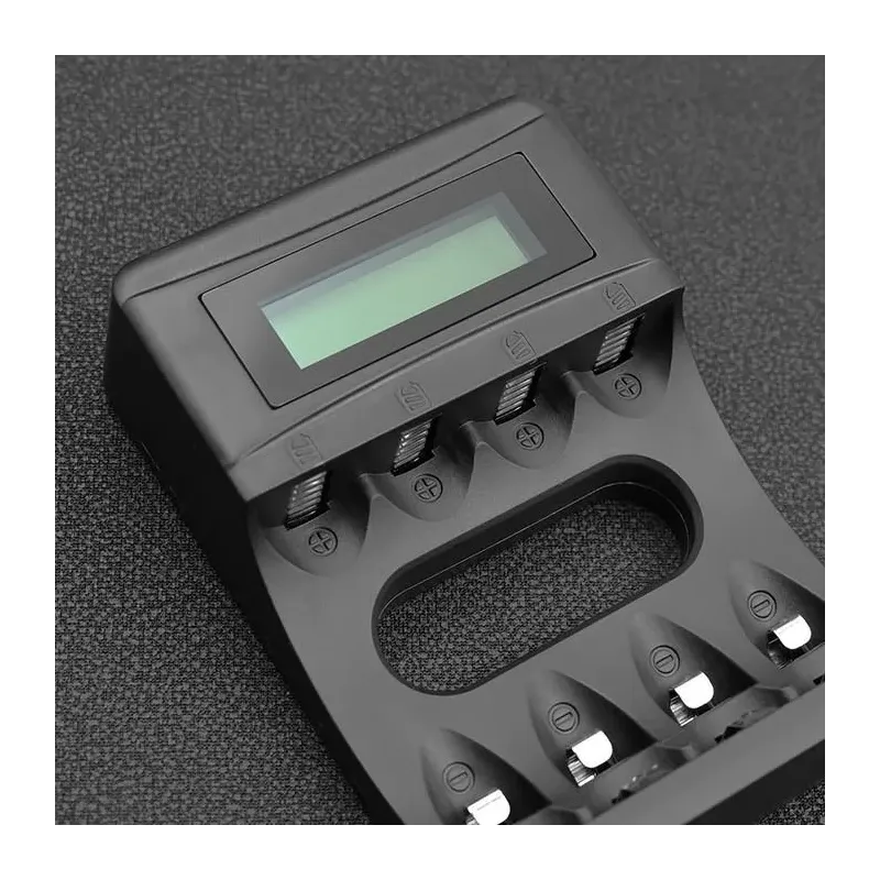 Ładowarka Qoltec do akumulatorków Ni-MH typu R03 AAA R6 AA | LCD | Kabel