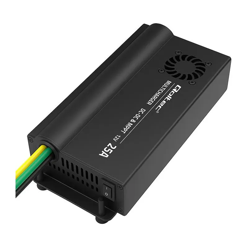 Ładowarka DC-DC Qoltec 12V z regulatorem MPPT | 25A | LiFePO4 AGM GEL STD