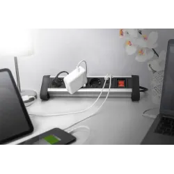 Listwa zasilająca DIGITUS biurowa 45° 4 gniazdowa 2xUSB (5V/2A) obrót 290°