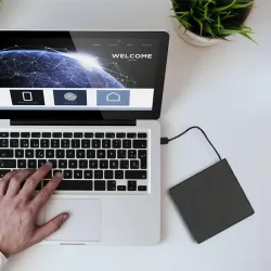 Nagrywarka Qoltec DVD-RW zewnętrzna | USB2.0 | czarna