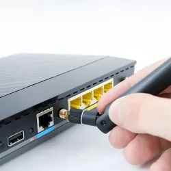 Antena Wi-Fi Qoltec 2.4/2.5GHz | 5.1/5.8GHz | 5dBi | dookólna | wewnętrzna