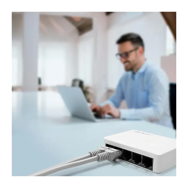 Switch niezarządzalny Qoltec przełącznik sieciowy 5 x port RJ45 | 100Mbps |