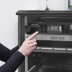 Zasilacz awaryjny UPS Qoltec do RACK | 2kVA | 2000W | Power Factor 1.0 |