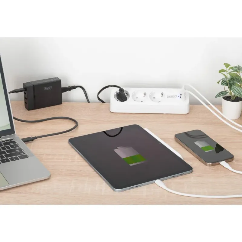 Listwa zasilająca biurkowa DIGITUS 3 gniazda Schuko, 2x USB-A (2x 12W), 1x