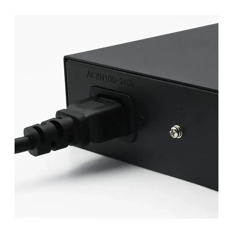 Switch niezarządzalny Qoltec przełącznik sieciowy Fast Ethernet PoE | 16x