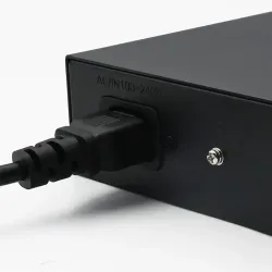 Switch niezarządzalny Qoltec przełącznik sieciowy Gigabit Ethernet | 16x