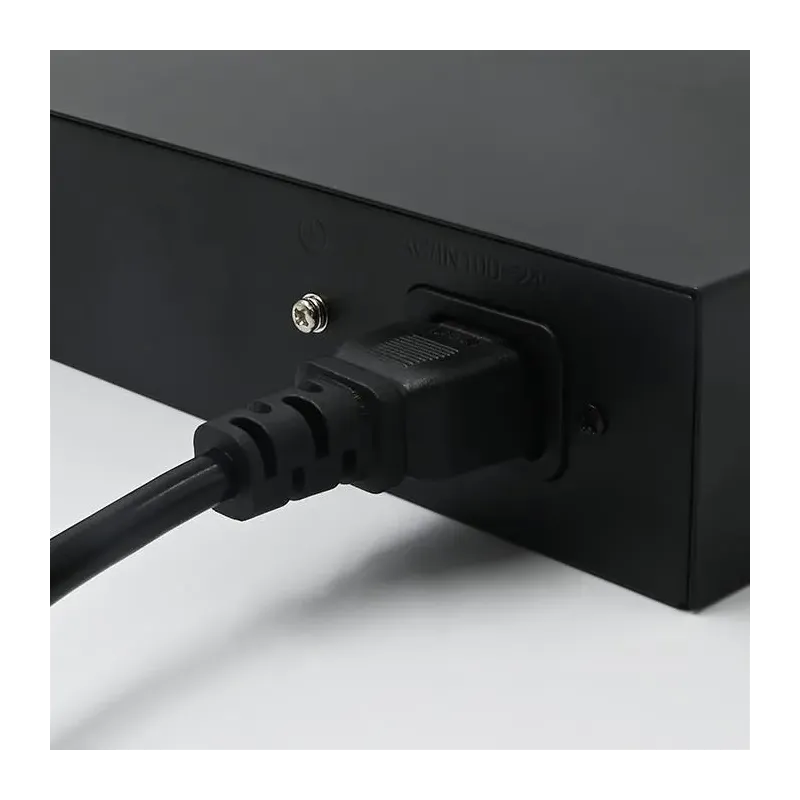 Switch niezarządzalny Qoltec przełącznik sieciowy Fast Ethernet PoE | 4x