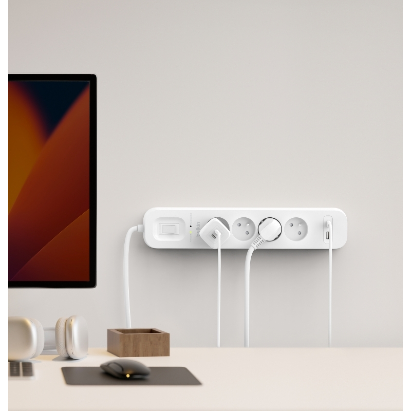 Belkin Listwa zasilająca przeciwprzepięciowa 650J, 6 gniazd, USB-A, USB-C PD, 2m