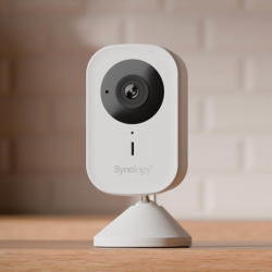 Synology CC400W | 4Mpix kamera IP typu cube, Dual-Band WiFi, dwukierunkowe audio, IP65
