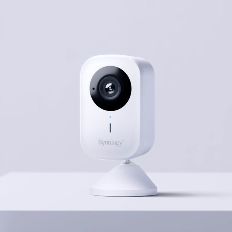Synology CC400W | 4Mpix kamera IP typu cube, Dual-Band WiFi, dwukierunkowe audio, IP65