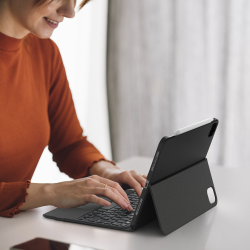 Belkin Etui do iPad Air 5/4/Pro 11 Gen 1/2/3/4 z klawiaturą