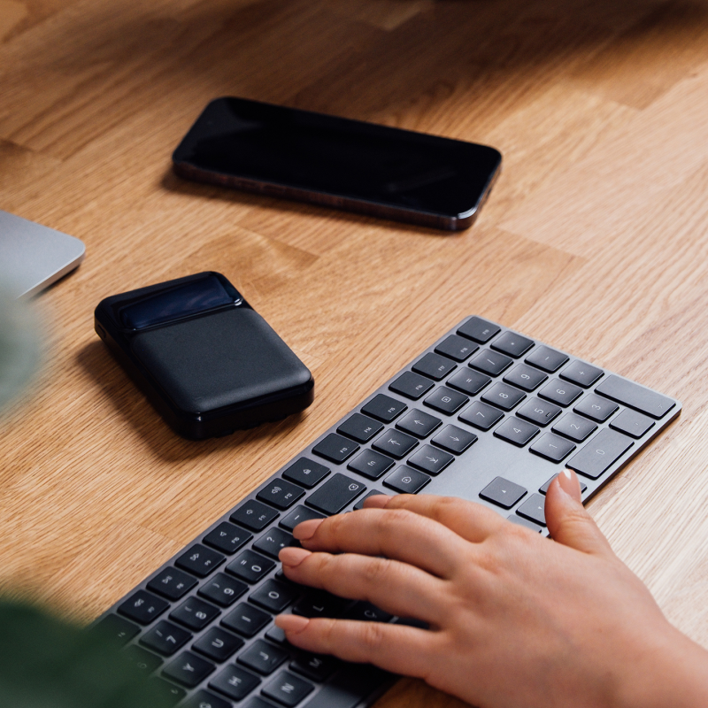 S-Link P104 Powerbank 10 000 mAh z wbudowanymi kablami, HSC 22.5W, PD 20W, czarny