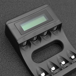 Ładowarka Qoltec do akumulatorków Ni-MH typu R03 AAA R6 AA |… | PartsPC.pl