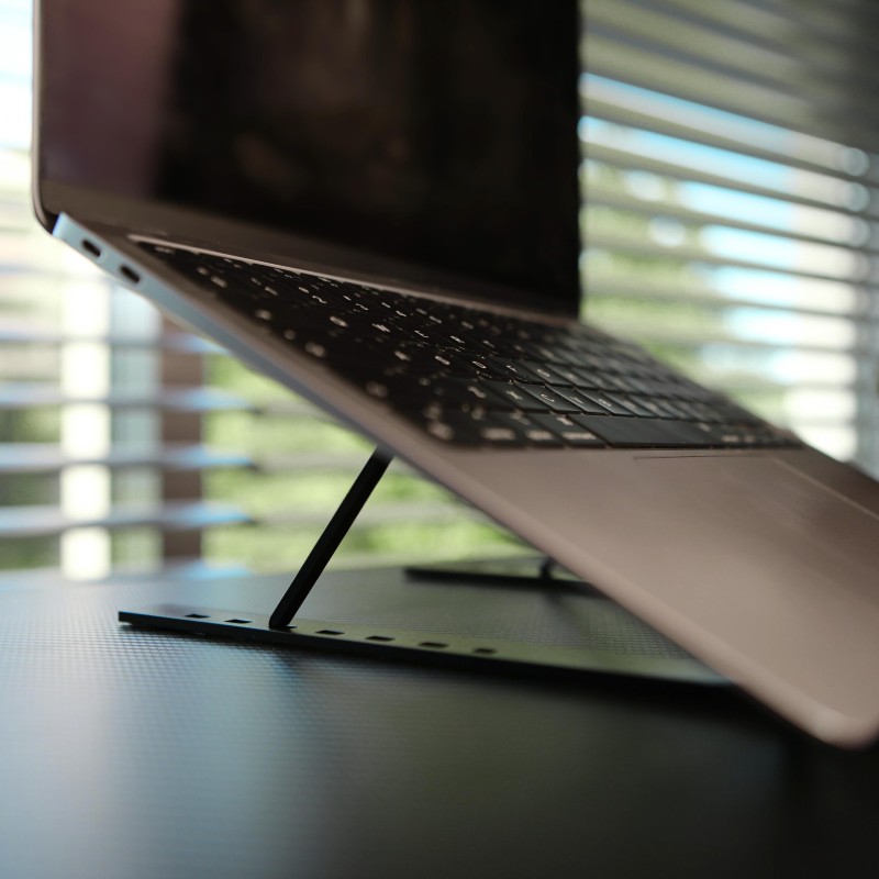 Podstawka biurowa pod laptop, tablet SAVIO PB-05, aluminiowa… | PartsPC.pl