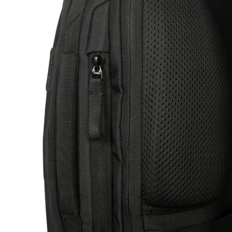 Plecak na laptopa 15-16 cali Commuter EcoSmart, czarny | PartsPC.pl