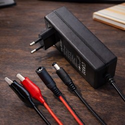 Ładowarka do akumulatora Qoltec 12V | 2A | 24W | PartsPC.pl