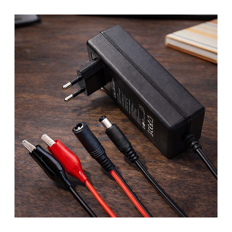 Ładowarka do akumulatora Qoltec 12V | 2A | 24W | PartsPC.pl